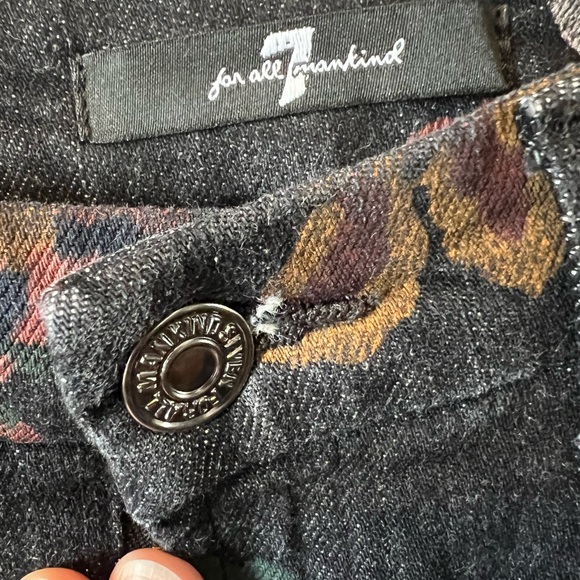 7 For All Mankind Flower Painted Black Jean Mini Skirt w/Raw Hem Size 24 Floral - Picture 5 of 6